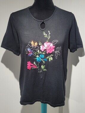 Tanjay Women's Black Floral Embroidered Keyhole Sweater Medium Grandmacore